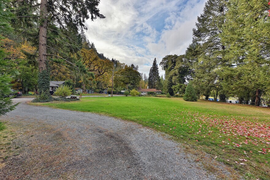 More Photos Of 3251 Rogue River Hwy, Grants Pass Apartments For Sale