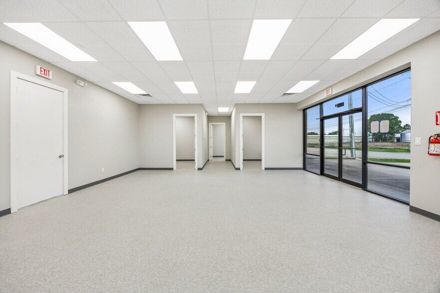 More Photos Of 6819 Theall Rd, Houston Industrial For Sale