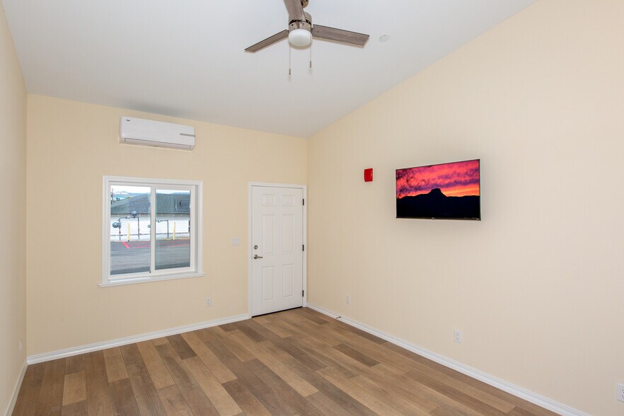 More Photos Of 1113 & 1117 E Gurley St, Prescott Rehabilitation Center For Sale