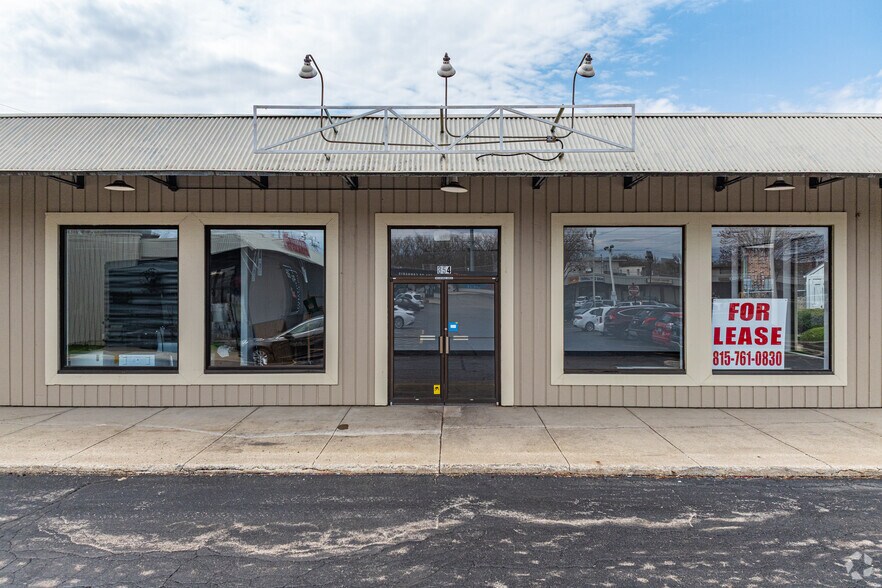 More Photos Of 818 W Lincoln Hwy, Dekalb Unknown For Lease