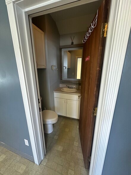 More Photos Of 322 Amherst St, Nashua Medical For Lease