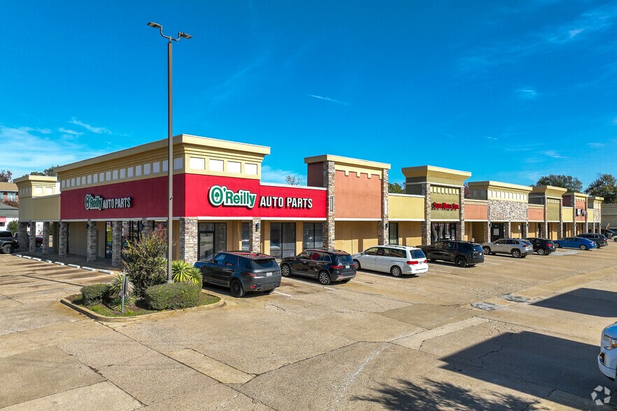 More Photos Of 3400-3502 S Broadway, Tyler Unknown For Lease