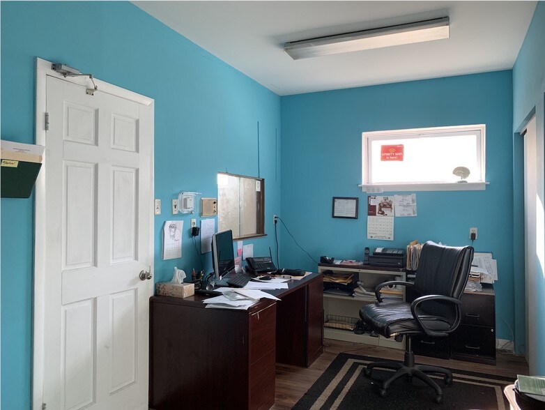 More Photos Of 2809 River Rd, Camden Medical For Sale