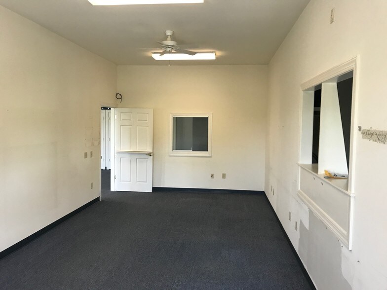 More Photos Of 2051 Northwestern Pike, Winchester Bank For Lease