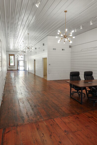 More Photos Of 124 Trinity St, Abbeville Storefront For Sale