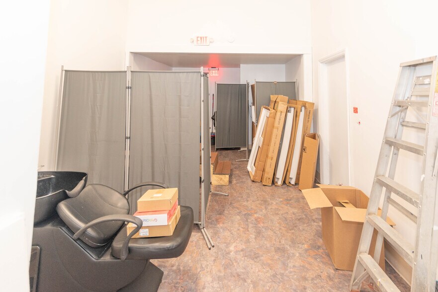More Photos Of 3600 S Hanover St, Baltimore Storefront For Sale