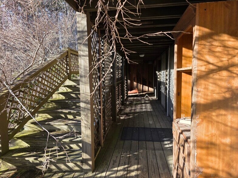 More Photos Of 182 Woodberry Rd Sw, Meadows Of Dan Hotel For Sale