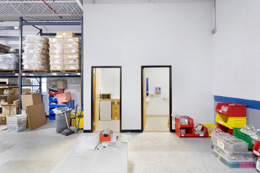 More Photos Of 1 Entin Rd, Clifton Manufacturing For Lease