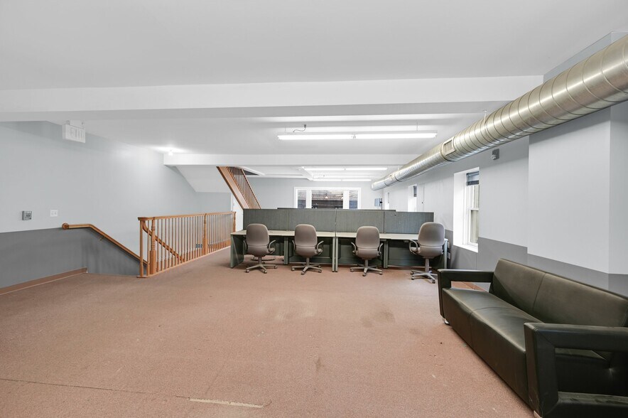 More Photos Of 170-172 Spring St, Newton Office For Sale