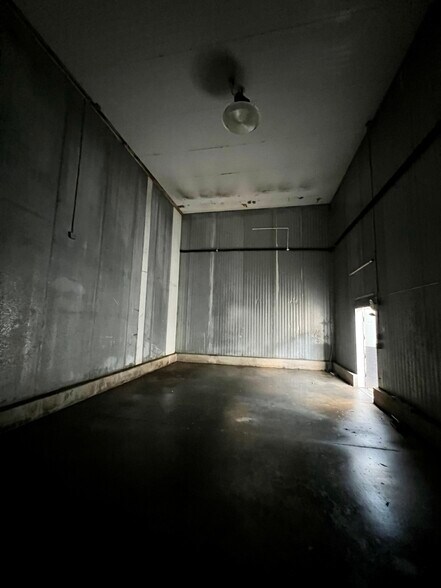 More Photos Of 1703 E Whaley St, Longview Warehouse For Lease