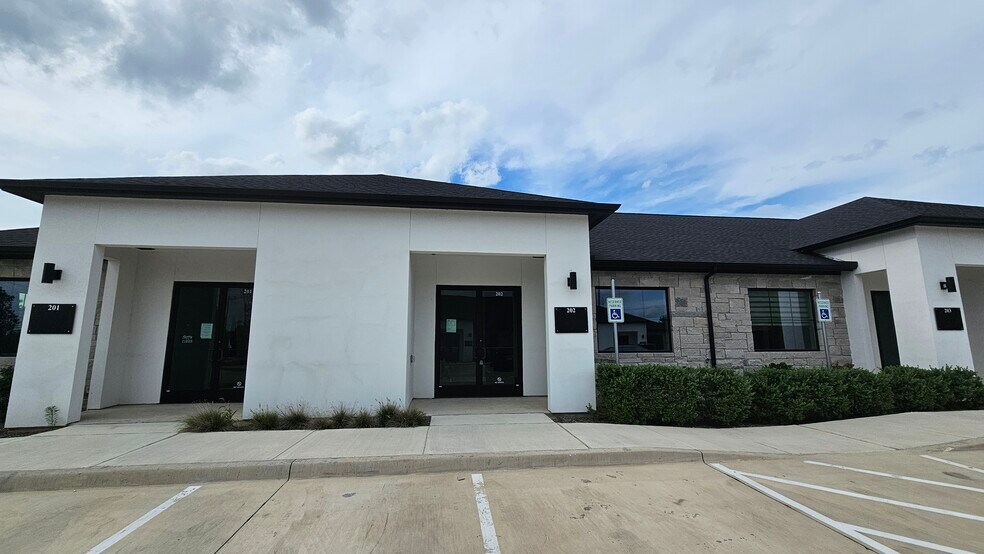 More Photos Of 3951 Alma Rd, McKinney Medical For Lease