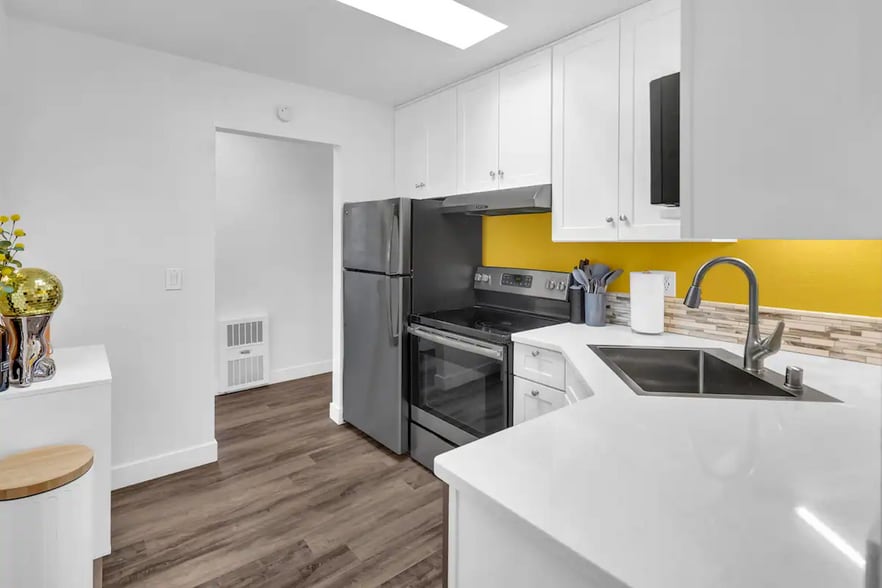 More Photos Of 120 Thoma St, Reno Storefront Retail Residential For Sale