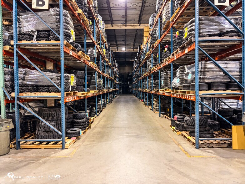 More Photos Of 14290 Lochridge Blvd, Covington Distribution For Lease