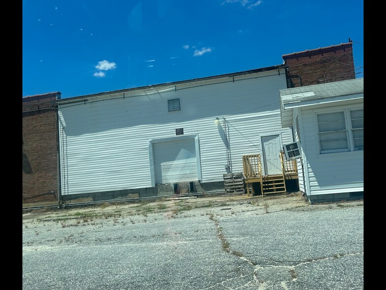 More Photos Of 100 N 13th St, Erwin Warehouse For Lease