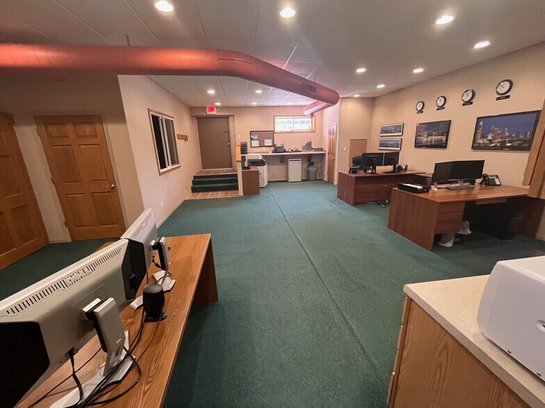 More Photos Of , Des Moines Office For Sale