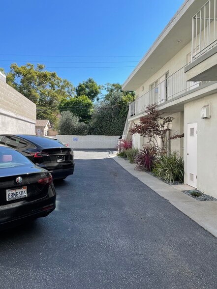 More Photos Of 2346 Westwood Blvd, Los Angeles Office For Lease