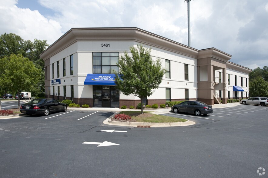 Primary Photo Of 5461 Hillandale Dr, Lithonia Medical For Lease