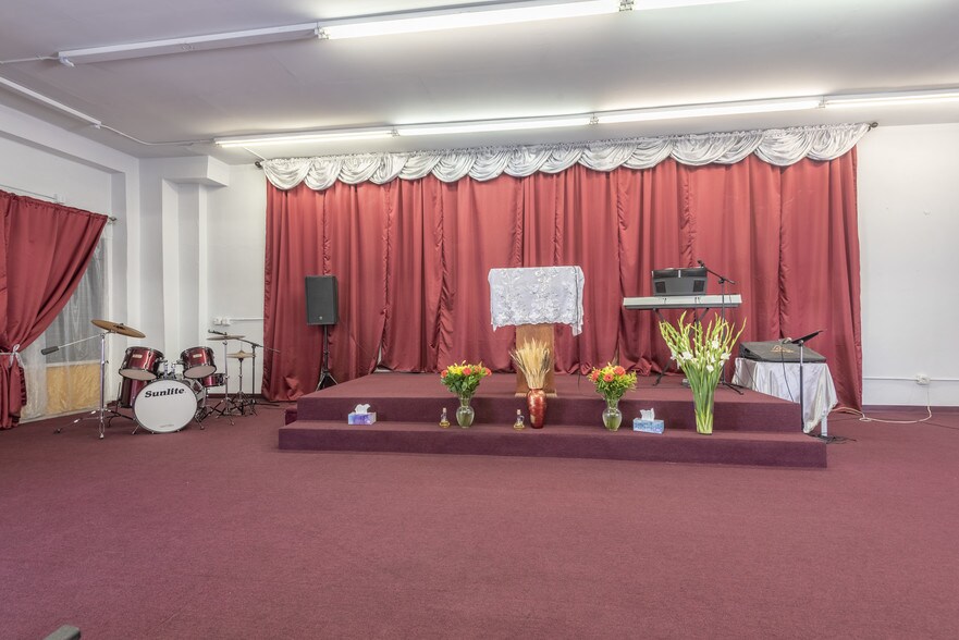 More Photos Of 4620 S Central Ave, Los Angeles Storefront For Sale