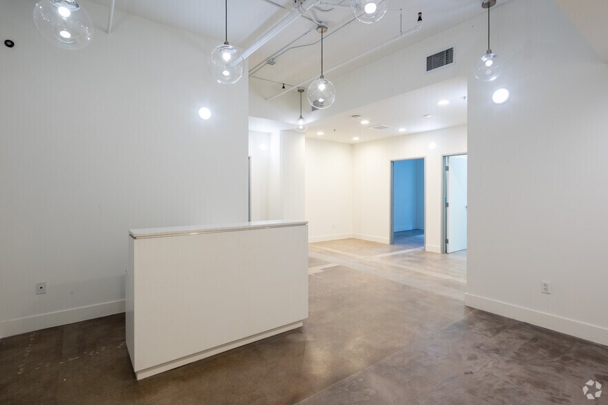 More Photos Of 724 S Spring St, Los Angeles Loft Creative Space For Lease