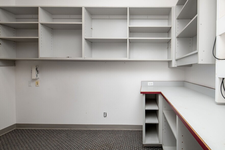 More Photos Of 350 Crown Point Cir, Grass Valley Office For Lease