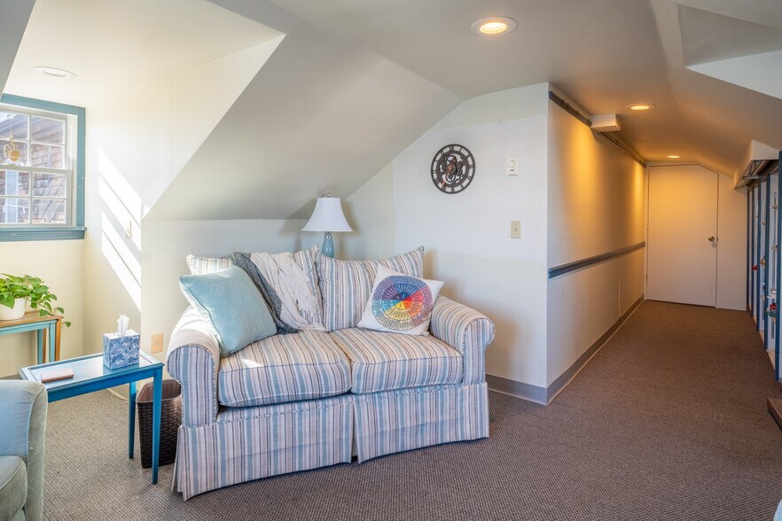 More Photos Of 47 Water St, Mystic Marina For Sale