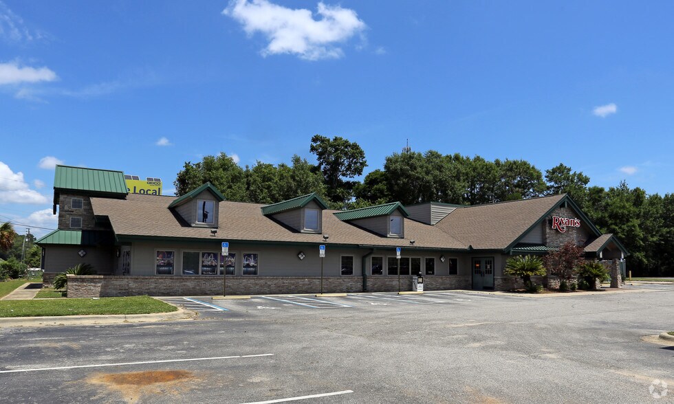Primary Photo Of 9006 Pensacola Blvd, Pensacola Restaurant For Sale