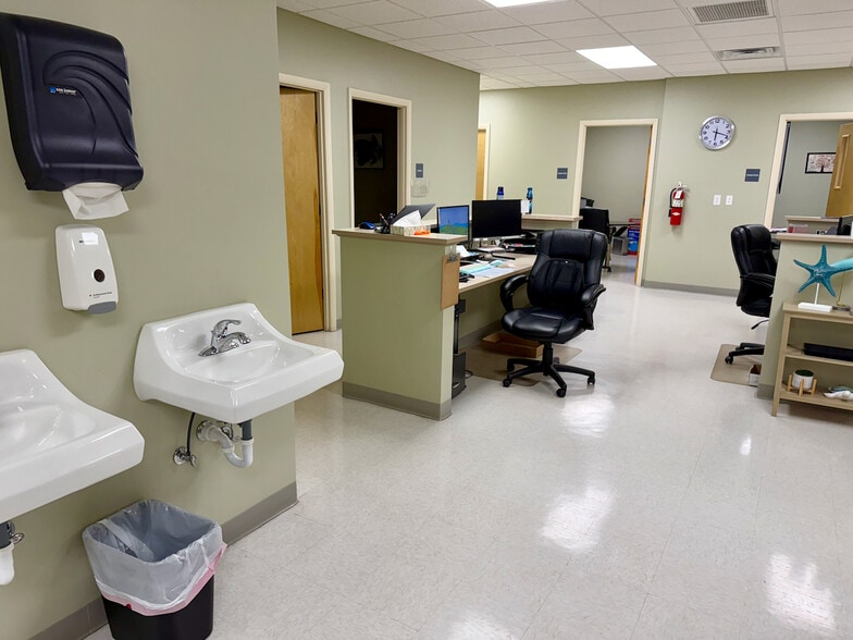 More Photos Of 514 Esther Cut, Fort Walton Beach Office For Sale