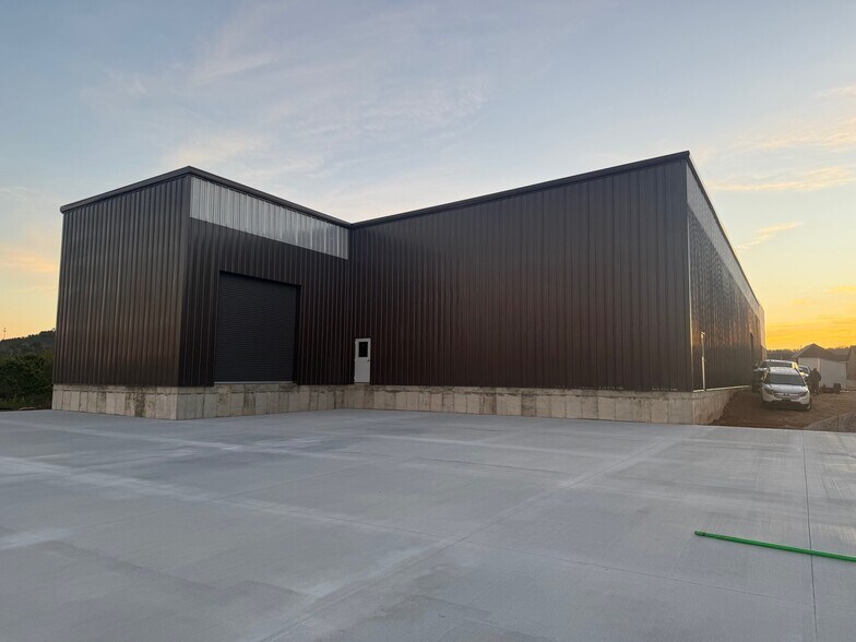 More Photos Of 1960 Huntley Pky, Pelham Industrial For Lease