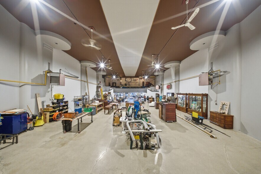 More Photos Of 195 Ottawa St N, Hamilton Storefront For Sale