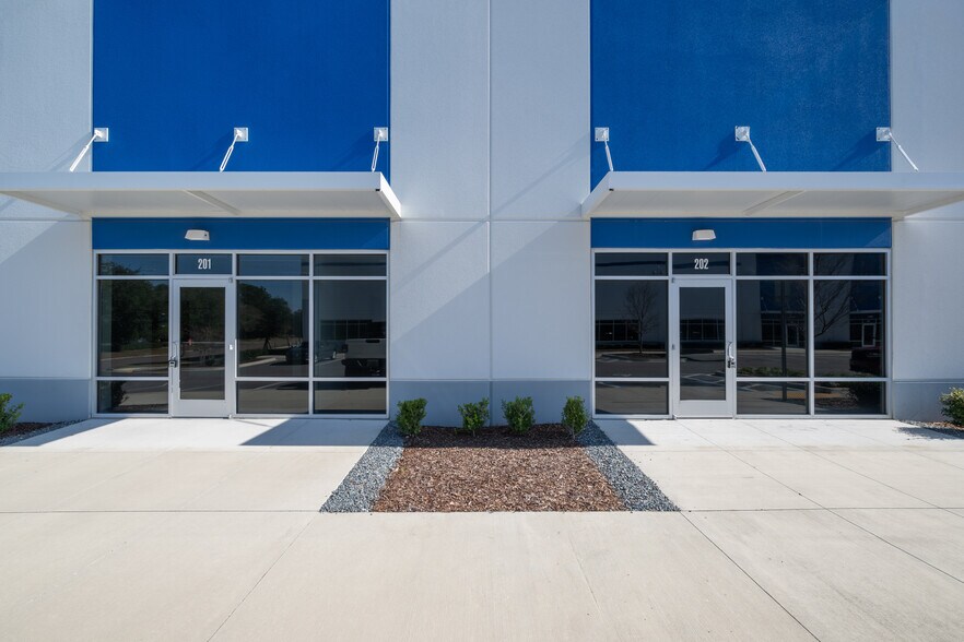 More Photos Of 440 Dundas Dr, Jacksonville Unknown For Lease