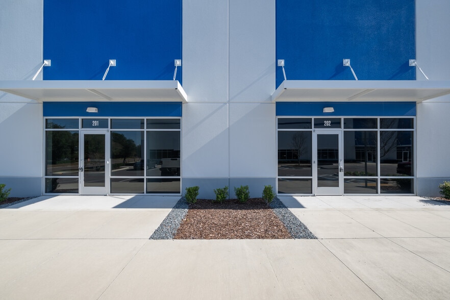 More Photos Of 440 Dundas Dr, Jacksonville Unknown For Lease