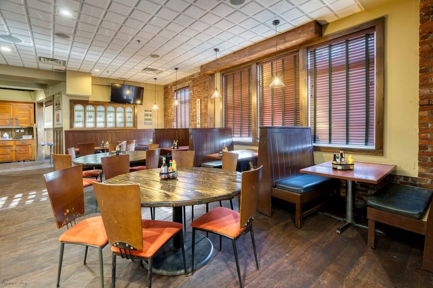 More Photos Of 3817 Pacific Ave, Wildwood Restaurant For Sale