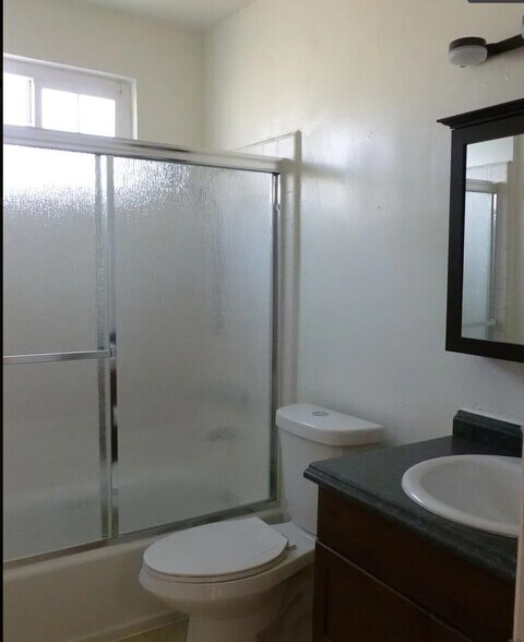 More Photos Of 4367 W 142nd St, Hawthorne Apartments For Sale