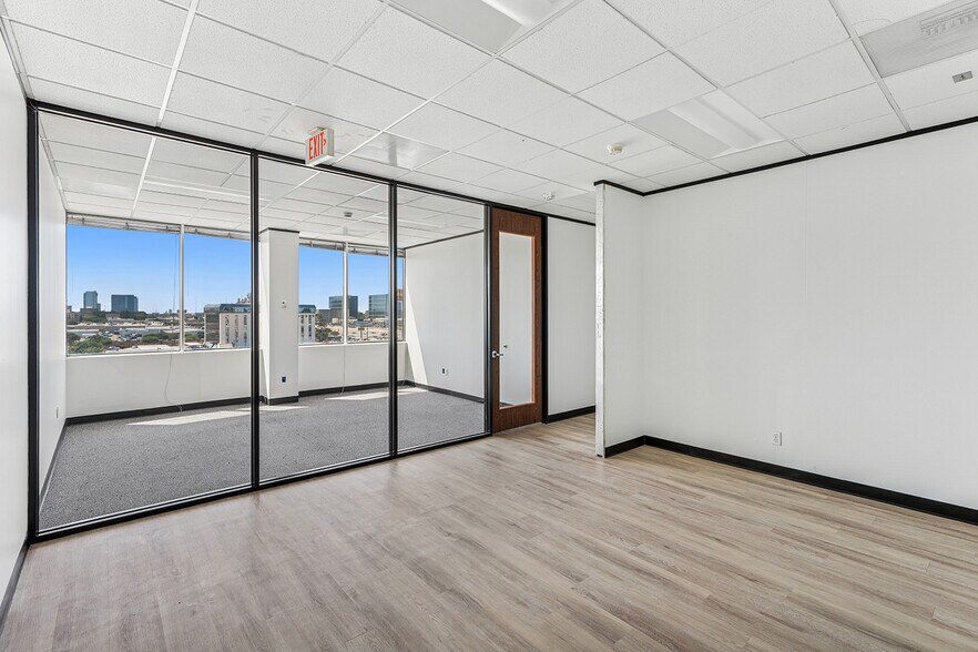 More Photos Of 11777 Katy Fwy, Houston Unknown For Lease