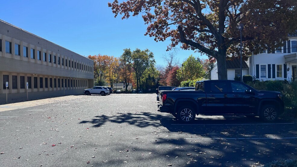 More Photos Of 409 E Marlton Pike, Cherry Hill Office For Lease