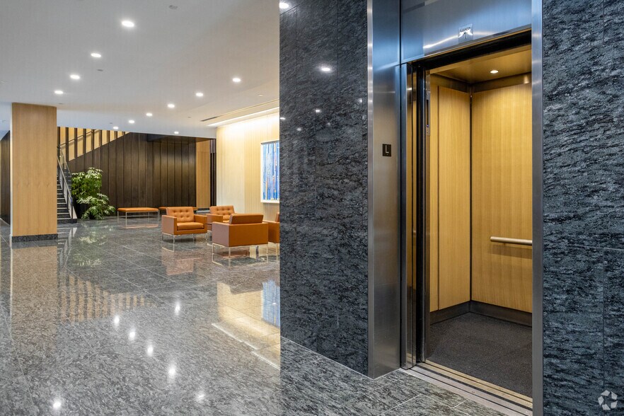 More Photos Of 3555 Farnam, Omaha Coworking Space