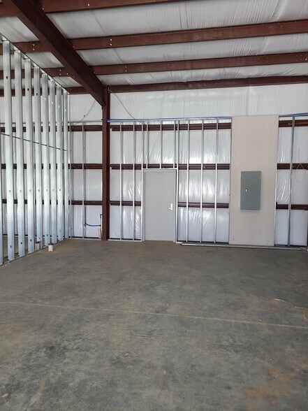 More Photos Of , Biloxi Service Station For Lease