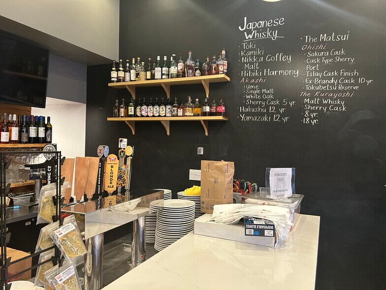 More Photos Of 1314 N King St, Honolulu Restaurant For Lease