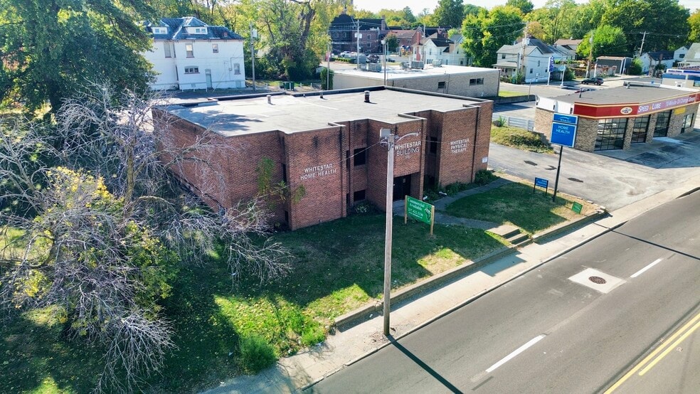 More Photos Of 535 W Eldorado St, Decatur Office For Sale