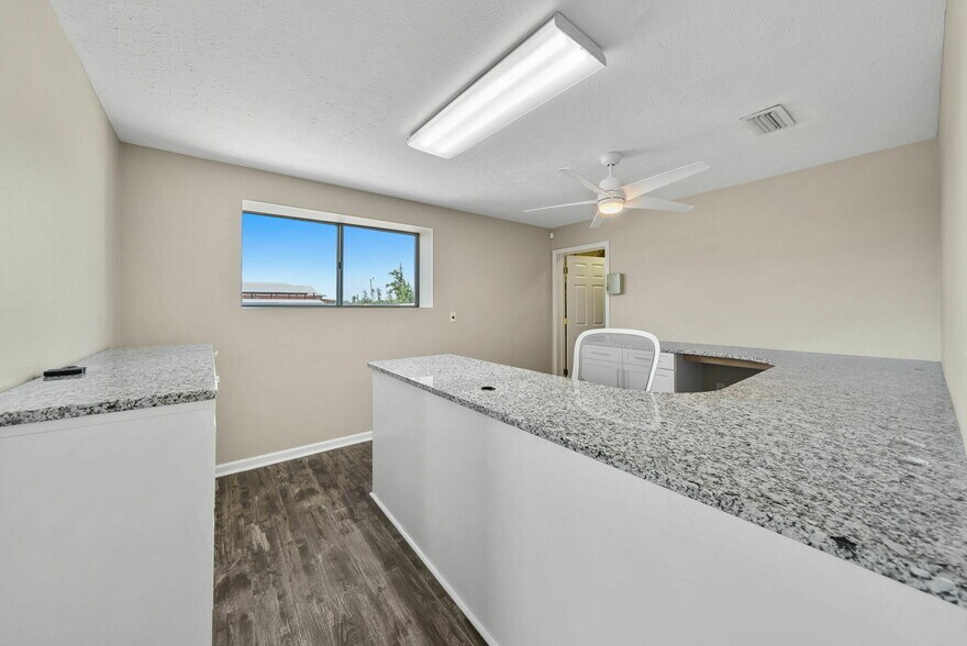 More Photos Of 1225 Transmitter Rd, Panama City Warehouse For Lease