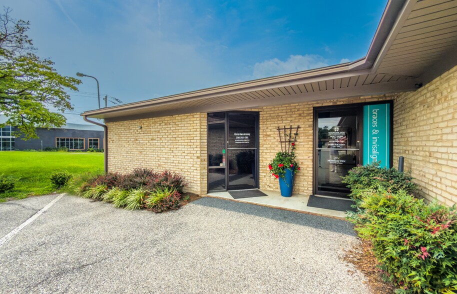 More Photos Of 221 S Maple St, Vinton Office For Lease