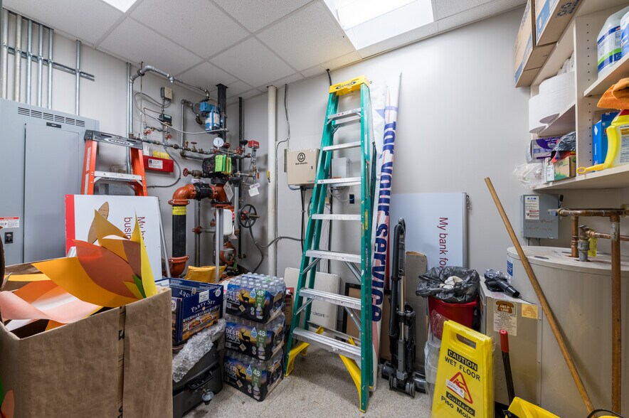 More Photos Of 7 Chaplin, Morgantown Bank For Sale