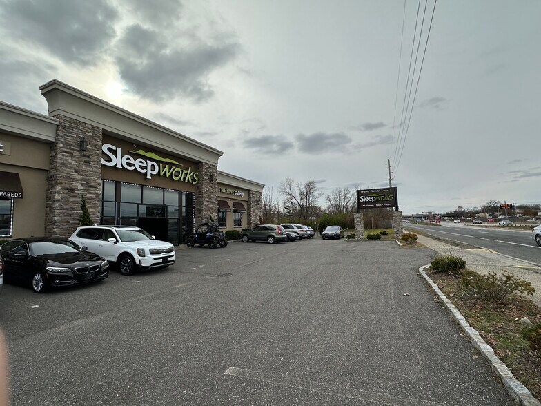 More Photos Of 1696 Sunrise Hwy, Bay Shore Storefront For Lease