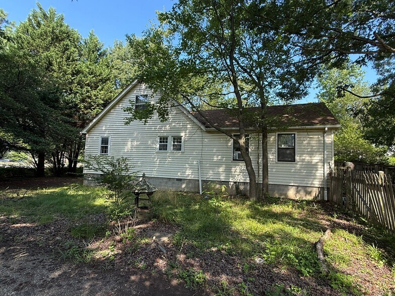 More Photos Of 23092 Three Notch Rd, California Office Residential For Sale