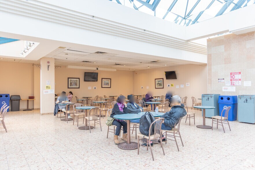 More Photos Of 670 Hwy-7 E, Richmond Hill General Retail For Sale