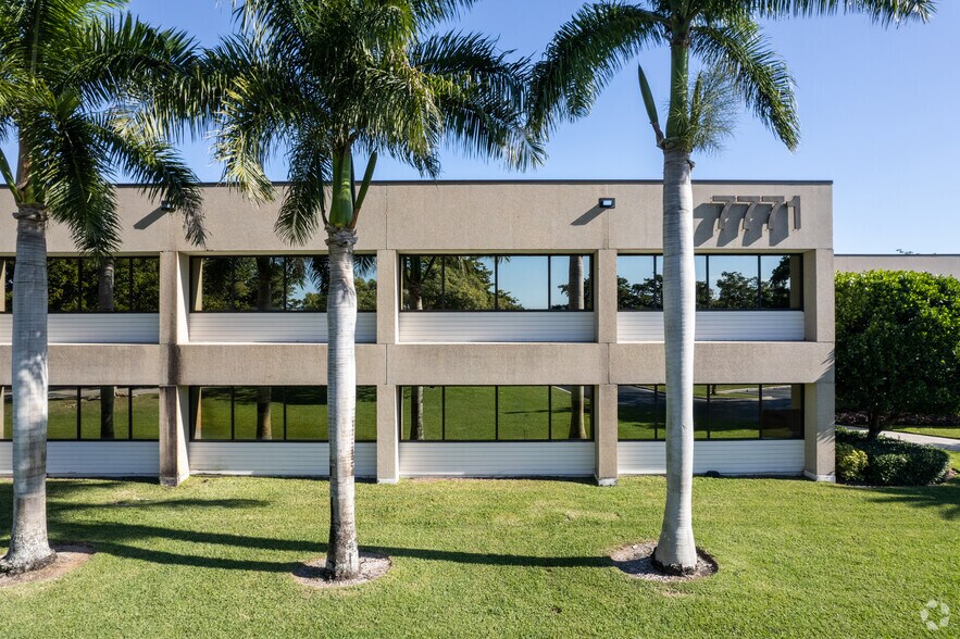 More Photos Of 7771 W Oakland Park Blvd, Fort Lauderdale Office For Lease