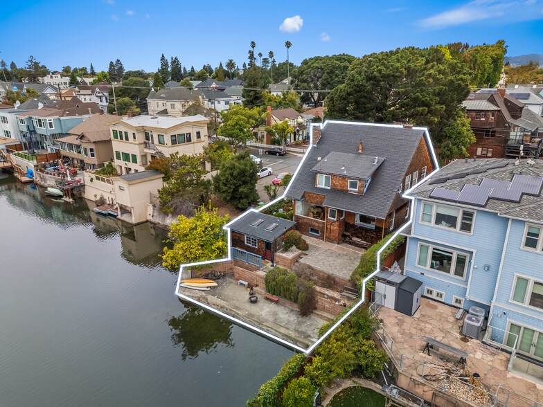 More Photos Of 2000 Clinton Ave, Alameda Apartments For Sale