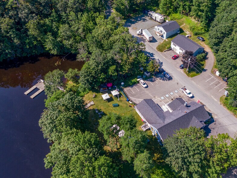 More Photos Of 8 South St, Ellsworth General Retail For Sale