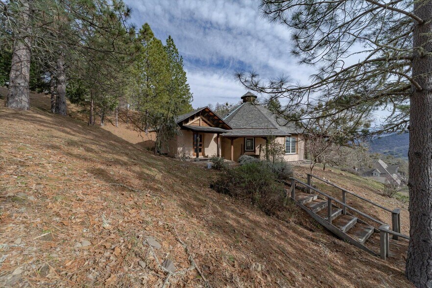 More Photos Of 220 Harmony Ln, Garberville Specialty For Sale