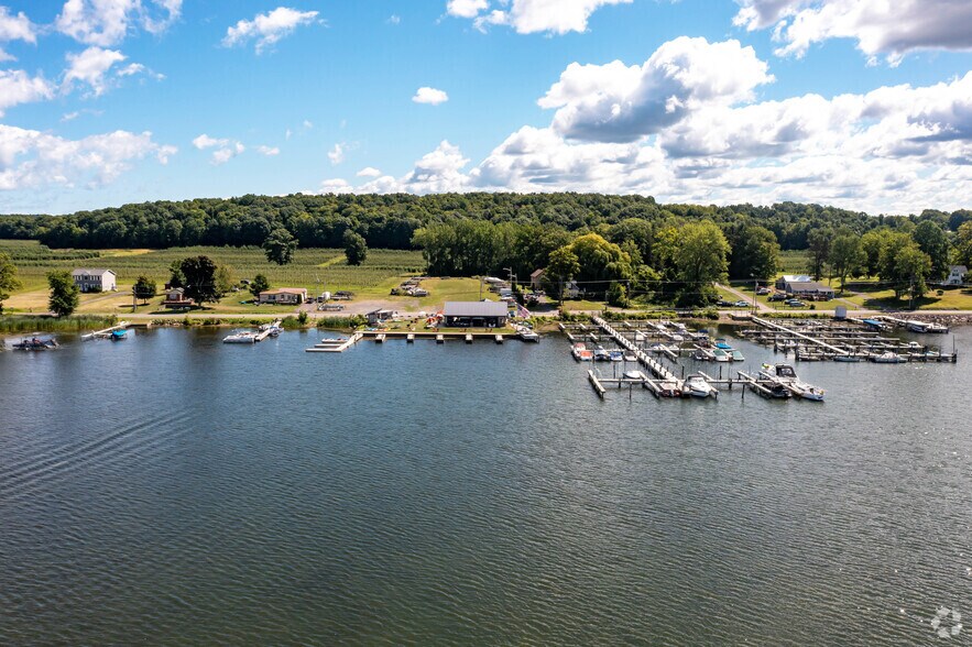 More Photos Of 7147 Lake Bluff Rd, Wolcott Restaurant For Sale